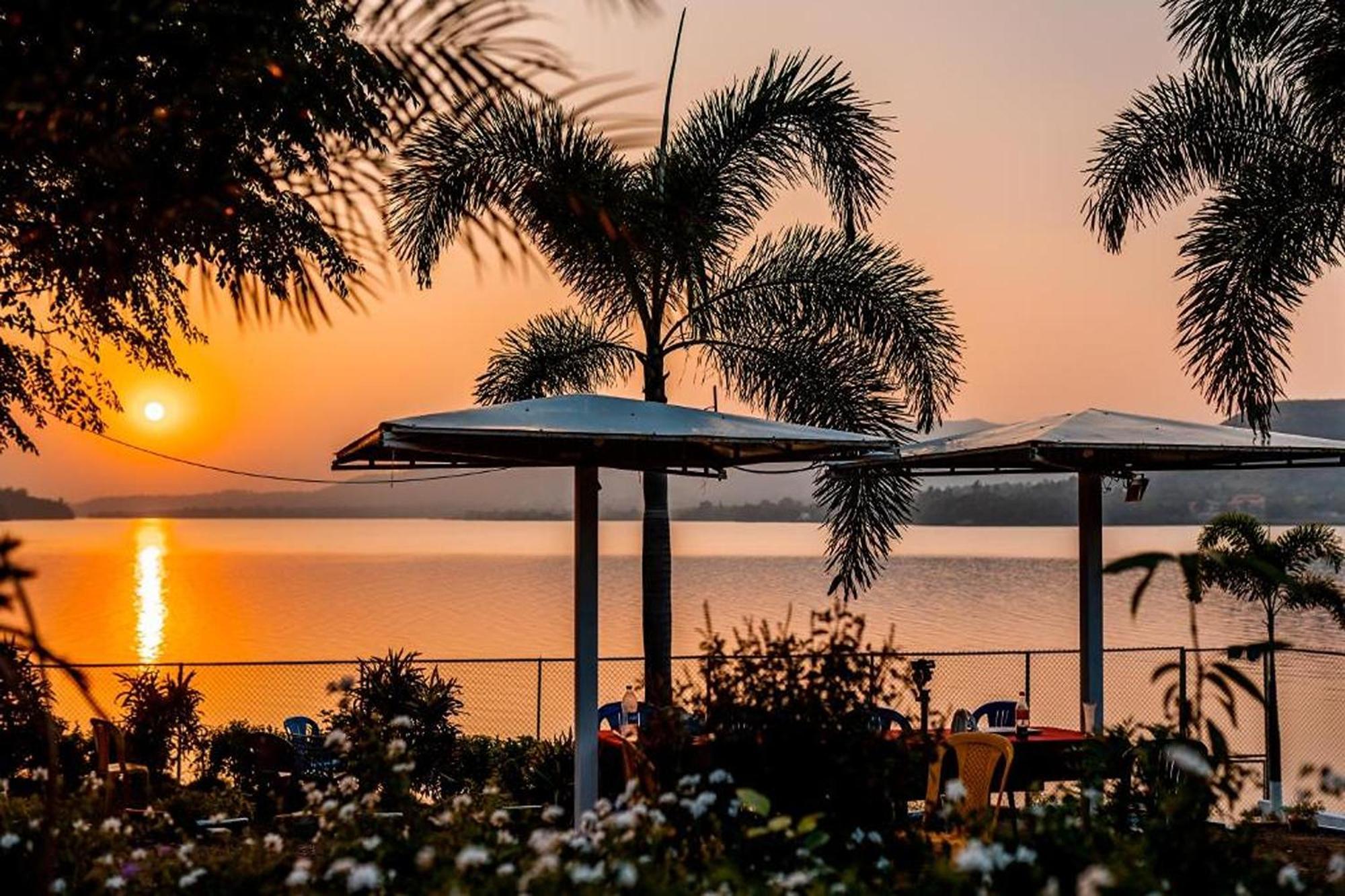 Sunshine Resort Pune Esterno foto